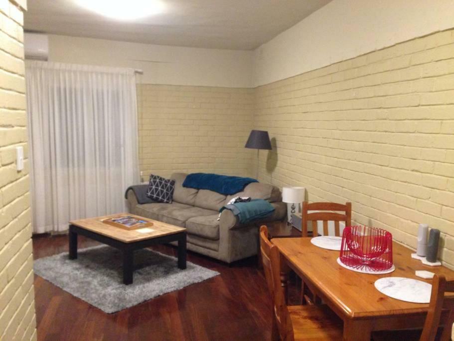 Affordable & Comfortable Apartment On Langley Park Perth Exterior photo